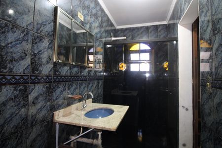 Casa para alugar com 420m², 5 quartos e 6 vagasBanheiro da Suíte 1