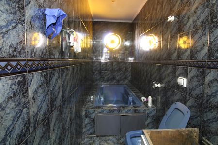 Casa para alugar com 420m², 5 quartos e 6 vagasBanheiro da Suíte 1