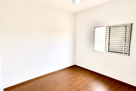 Casa à venda com 420m², 6 quartos e 6 vagas Casa à venda com 420m², 6 quartos e 6 vagasQuarto 5