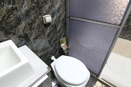 Casa para alugar com 420m², 5 quartos e 6 vagasBanheiro Social