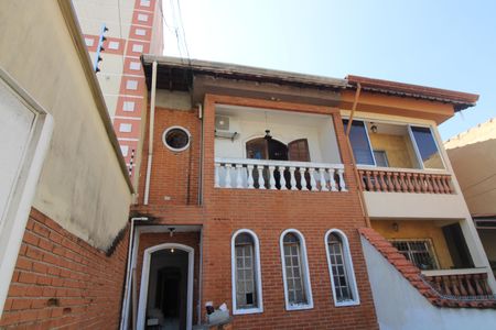 Casa para alugar com 420m², 5 quartos e 6 vagasFachada