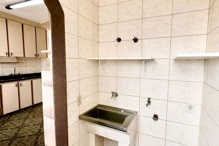 Casa à venda com 420m², 6 quartos e 6 vagas Casa à venda com 420m², 6 quartos e 6 vagasÁrea de Serviço
