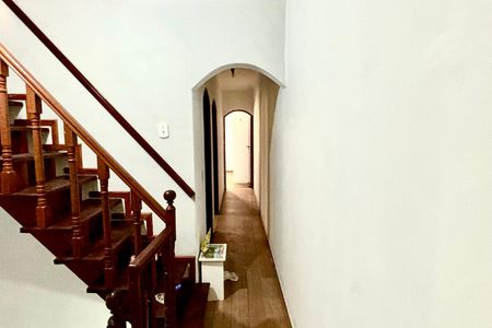 Casa à venda com 420m², 6 quartos e 6 vagas Casa à venda com 420m², 6 quartos e 6 vagasescada