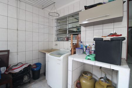 Casa à venda com 126m², 3 quartos e 2 vagasLavanderia