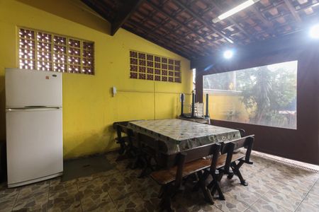 Casa de condomínio para alugar com 98m², 2 quartos e 1 vagaCondomínio - Salão e Churrasqueira 