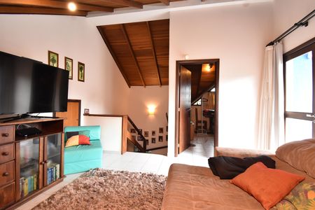Casa à venda com 330m², 5 quartos e 5 vagasÁtico