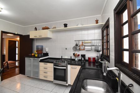 Casa à venda com 330m², 5 quartos e 5 vagasCozinha