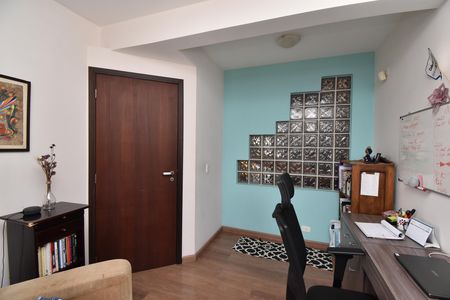 Casa à venda com 330m², 5 quartos e 5 vagasEscritório da Suíte