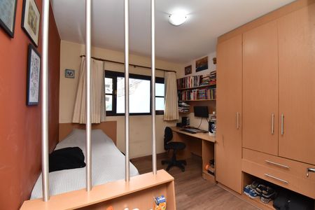 Casa à venda com 330m², 5 quartos e 5 vagasQuarto 4