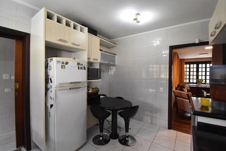 Casa à venda com 330m², 5 quartos e 5 vagasCozinha
