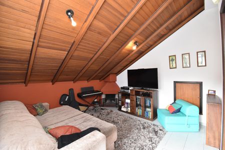 Casa à venda com 330m², 5 quartos e 5 vagasÁtico
