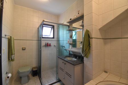 Casa à venda com 330m², 5 quartos e 5 vagasBanheiro da Suíte