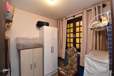 Casa à venda com 330m², 5 quartos e 5 vagasQuarto de Serviço