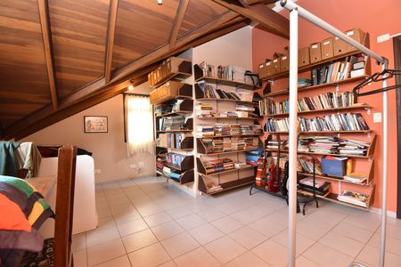 Casa à venda com 330m², 5 quartos e 5 vagasQuarto do ático