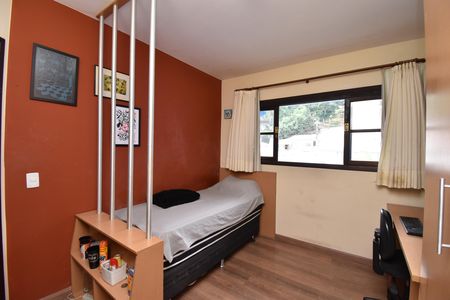 Casa à venda com 330m², 5 quartos e 5 vagasQuarto 4