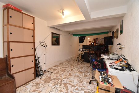 Casa à venda com 330m², 5 quartos e 5 vagasSotão