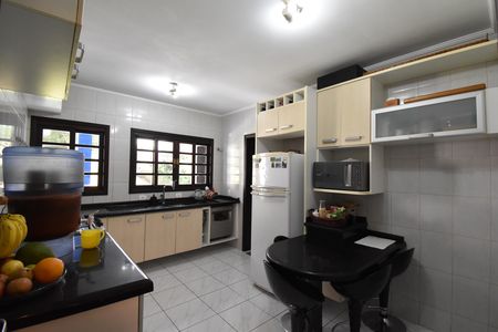 Casa à venda com 330m², 5 quartos e 5 vagasCozinha