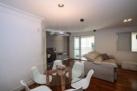 Apartamento à venda com 93m², 2 quartos e 2 vagasSala