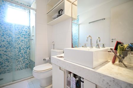 Apartamento à venda com 93m², 2 quartos e 2 vagasBanheiro Suíte 