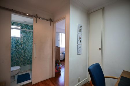 Apartamento à venda com 93m², 2 quartos e 2 vagasCorredor