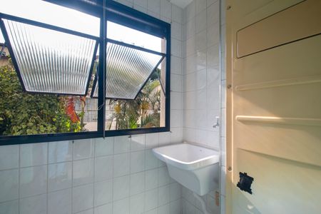 Apartamento à venda com 56m², 2 quartos e 2 vagas Apartamento à venda com 56m², 2 quartos e 2 vagas07lavanderia001.jpg
