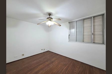 Apartamento à venda com 115m², 3 quartos e 1 vagaQuarto 2
