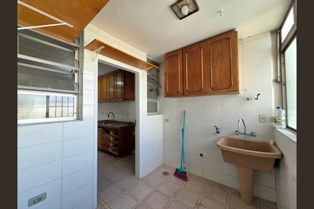 Apartamento à venda com 115m², 3 quartos e 1 vagaÁrea de Serviço