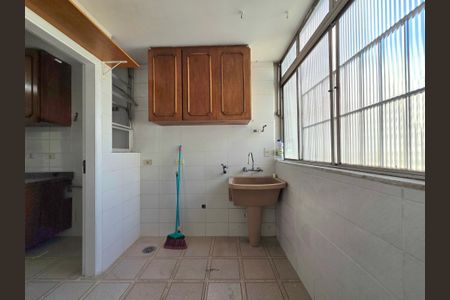 Apartamento à venda com 115m², 3 quartos e 1 vagaÁrea de Serviço