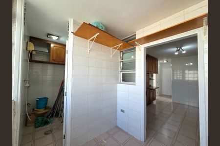 Apartamento à venda com 115m², 3 quartos e 1 vagaÁrea de Serviço