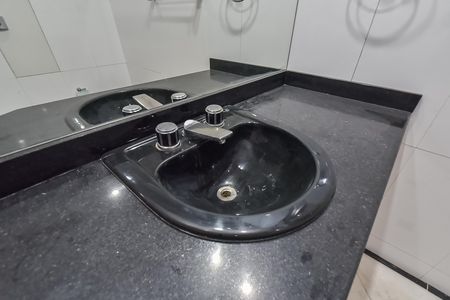 Apartamento à venda com 176m², 3 quartos e 1 vaga Apartamento à venda com 176m², 3 quartos e 1 vagaBanheiro