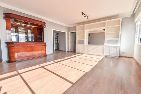 Apartamento à venda com 176m², 3 quartos e 1 vaga Apartamento à venda com 176m², 3 quartos e 1 vagaSala