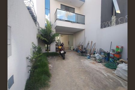 Casa à venda com 120m², 3 quartos e 2 vagas Casa à venda com 120m², 3 quartos e 2 vagasFoto 07