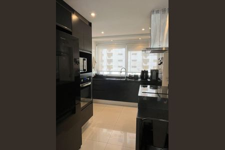Apartamento à venda com 172m², 3 quartos e 4 vagas Apartamento à venda com 172m², 3 quartos e 4 vagasCozinha