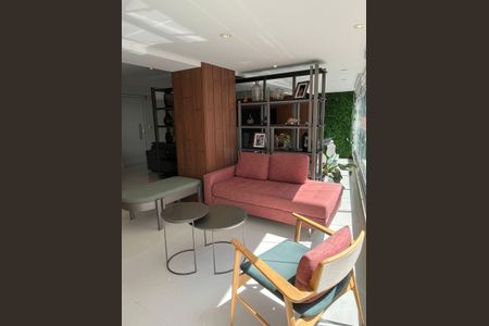 Apartamento à venda com 172m², 3 quartos e 4 vagas Apartamento à venda com 172m², 3 quartos e 4 vagasVaranda