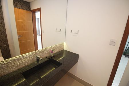 Casa para alugar com 172m², 3 quartos e 4 vagasBanheiro 1