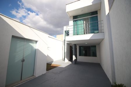 Casa para alugar com 172m², 3 quartos e 4 vagasQuintal