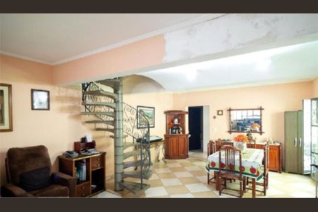 Casa à venda com 3 quartos, 120m² em Parque Colonial, São Paulo