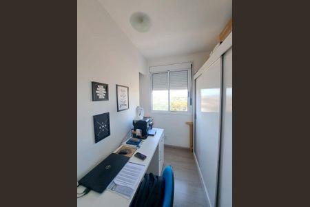 Quarto 2 de apartamento para alugar com 3 quartos, 63m² em São Sebastião, Porto Alegre