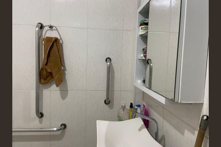 Casa à venda com 96m², 3 quartos e 2 vagasBanheiro