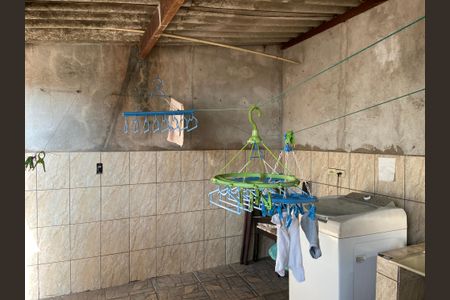 Casa à venda com 96m², 3 quartos e 2 vagasLavanderia