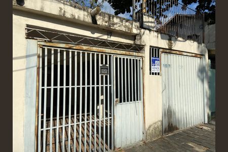 Casa à venda com 96m², 3 quartos e 2 vagasFachada