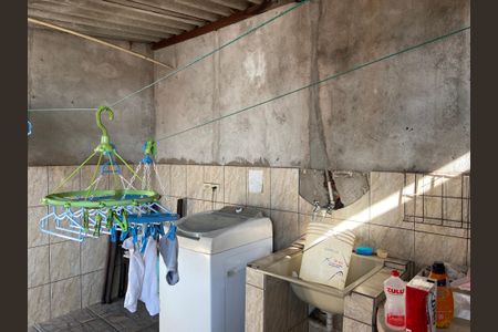 Casa à venda com 96m², 3 quartos e 2 vagasLavanderia