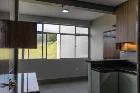 Apartamento para alugar com 400m², 5 quartos e 3 vagas Apartamento para alugar com 400m², 5 quartos e 3 vagasCozinha