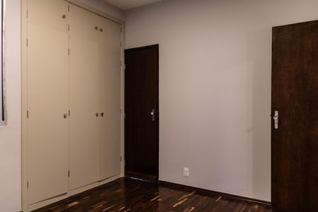 Apartamento para alugar com 400m², 5 quartos e 3 vagas Apartamento para alugar com 400m², 5 quartos e 3 vagasQuarto 3