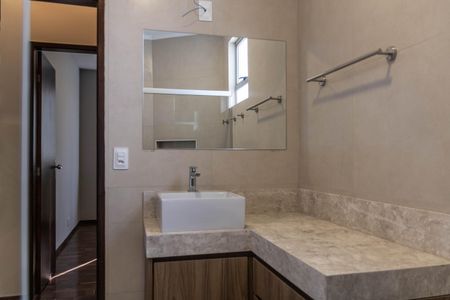 Apartamento para alugar com 400m², 5 quartos e 3 vagas Apartamento para alugar com 400m², 5 quartos e 3 vagasBanheiro Social