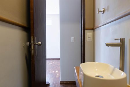 Apartamento para alugar com 400m², 5 quartos e 3 vagas Apartamento para alugar com 400m², 5 quartos e 3 vagasLavabo