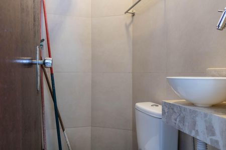 Apartamento para alugar com 400m², 5 quartos e 3 vagas Apartamento para alugar com 400m², 5 quartos e 3 vagasBanheiro de serviço