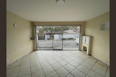 Garagem de casa à venda com 3 quartos, 121m² em Jardim Sao Jorge (raposo Tavares), São Paulo