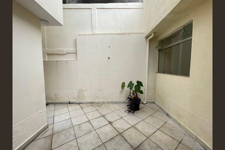 Quintal de casa à venda com 3 quartos, 121m² em Jardim Sao Jorge (raposo Tavares), São Paulo