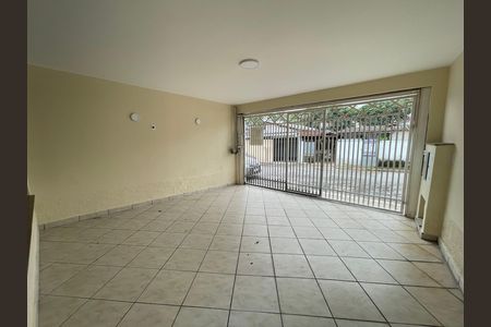 Garagem de casa à venda com 3 quartos, 121m² em Jardim Sao Jorge (raposo Tavares), São Paulo